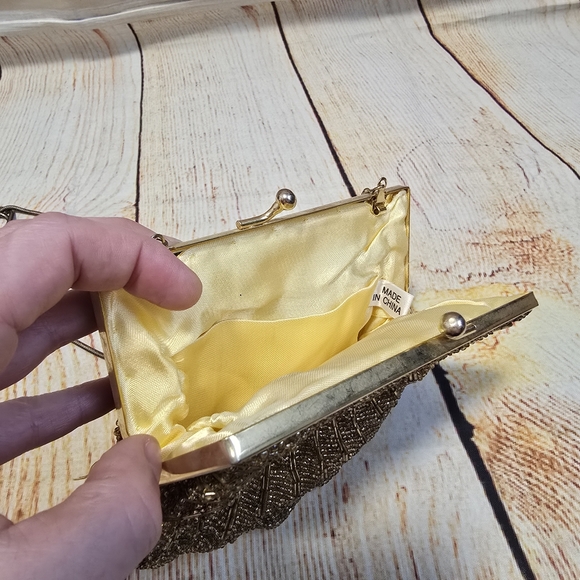 Vintage Beaded Gold Shell Clutch - Picture 7 of 8